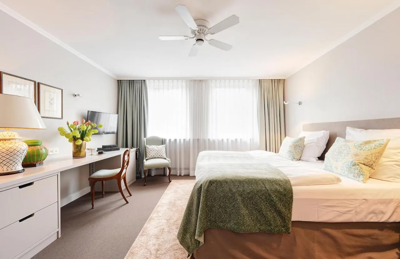 Hotel Admiral Munich 4*,